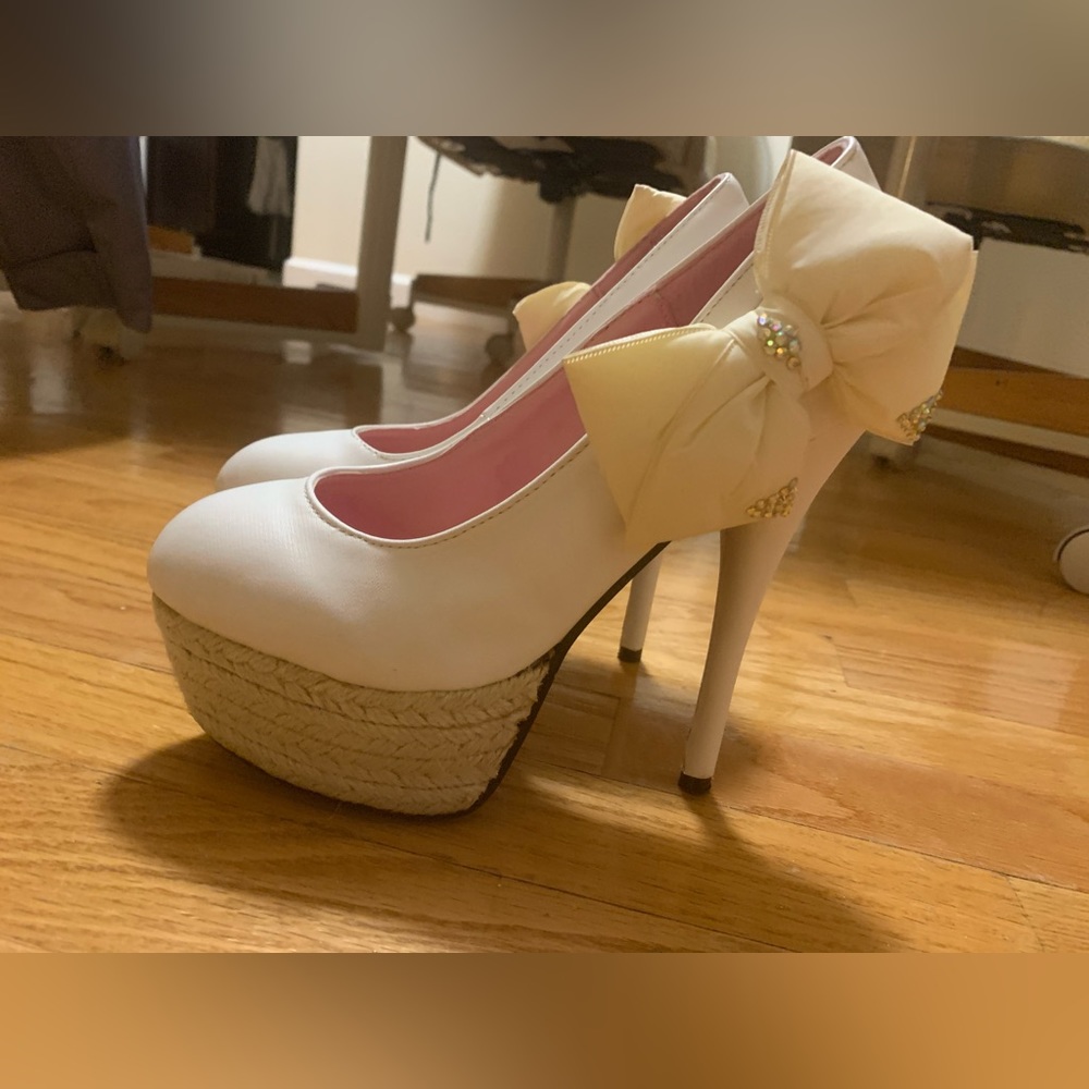 White Heels with bow
